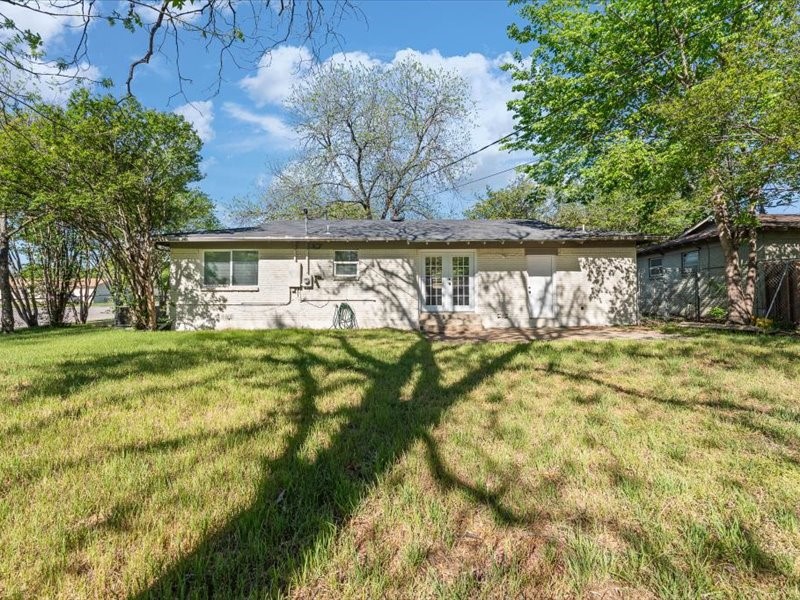 5200 Mcquade Street Haltom City TX 76117