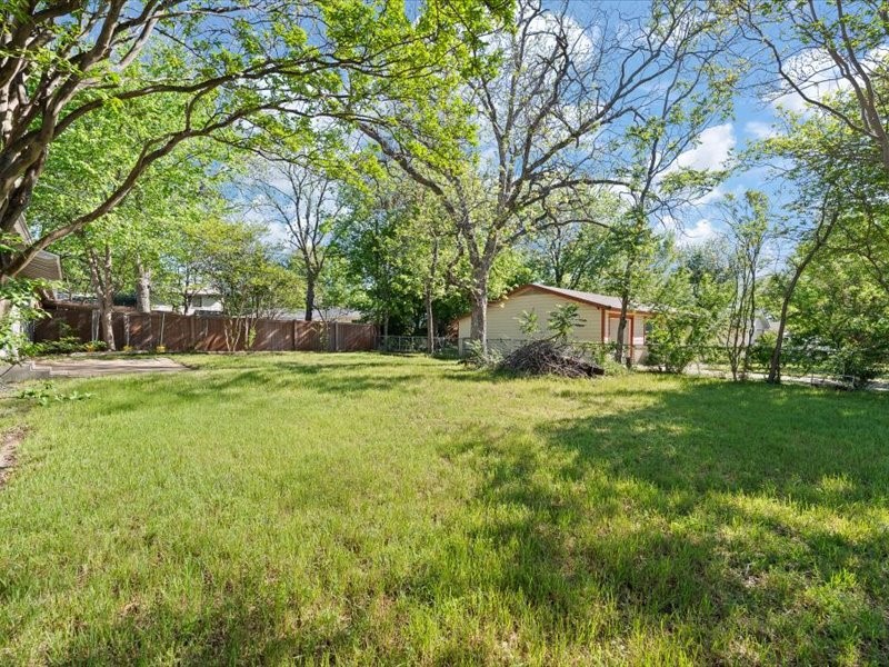5200 Mcquade Street Haltom City TX 76117