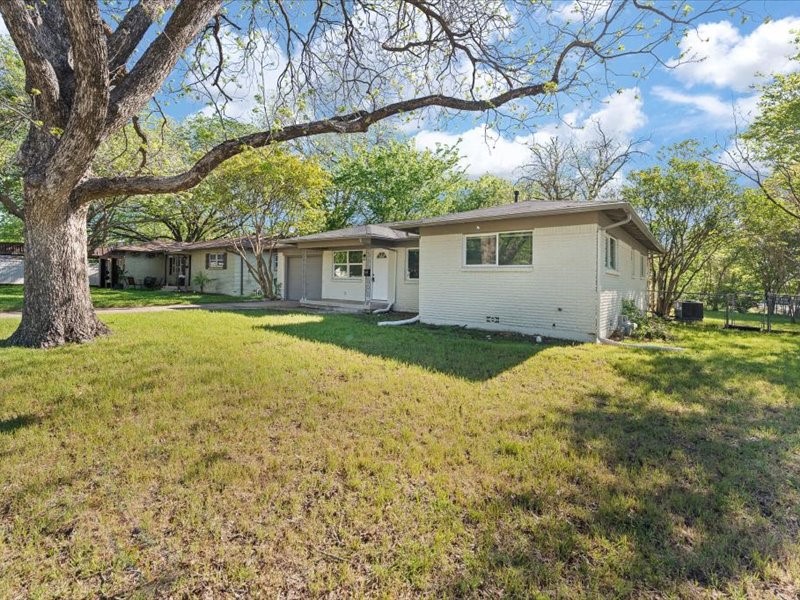 5200 Mcquade Street Haltom City TX 76117