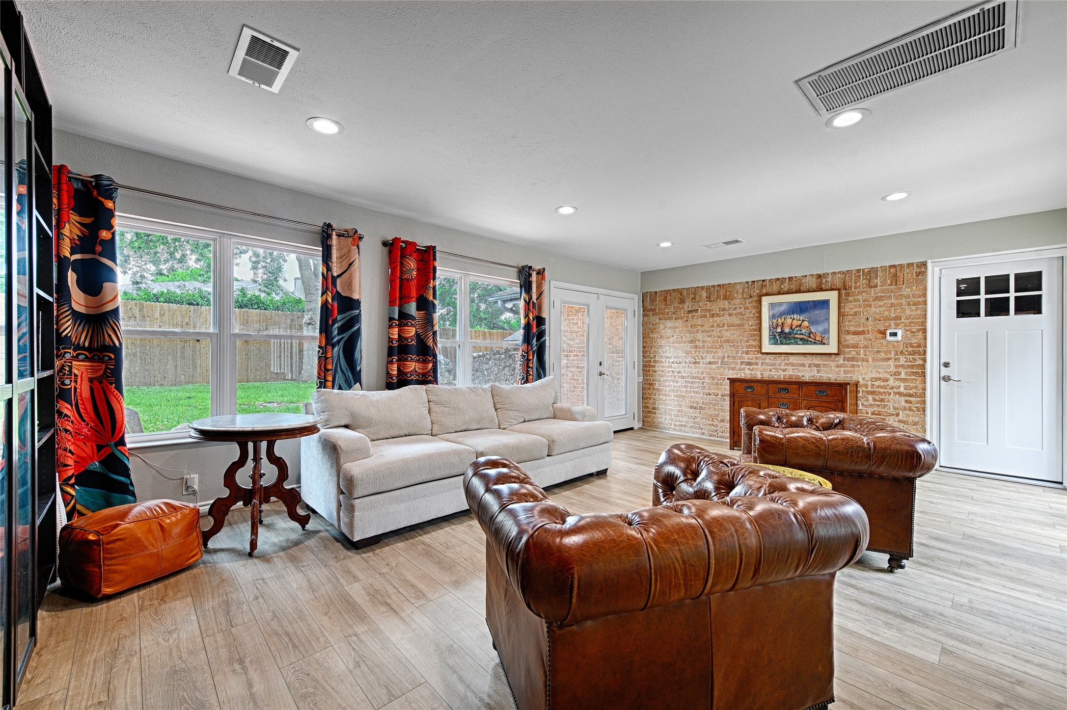 2708 Lakewood Lane Carrollton TX 75006