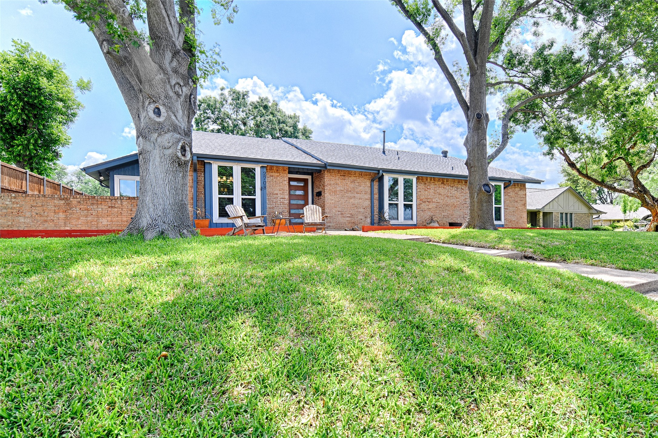2708 Lakewood Lane Carrollton TX 75006