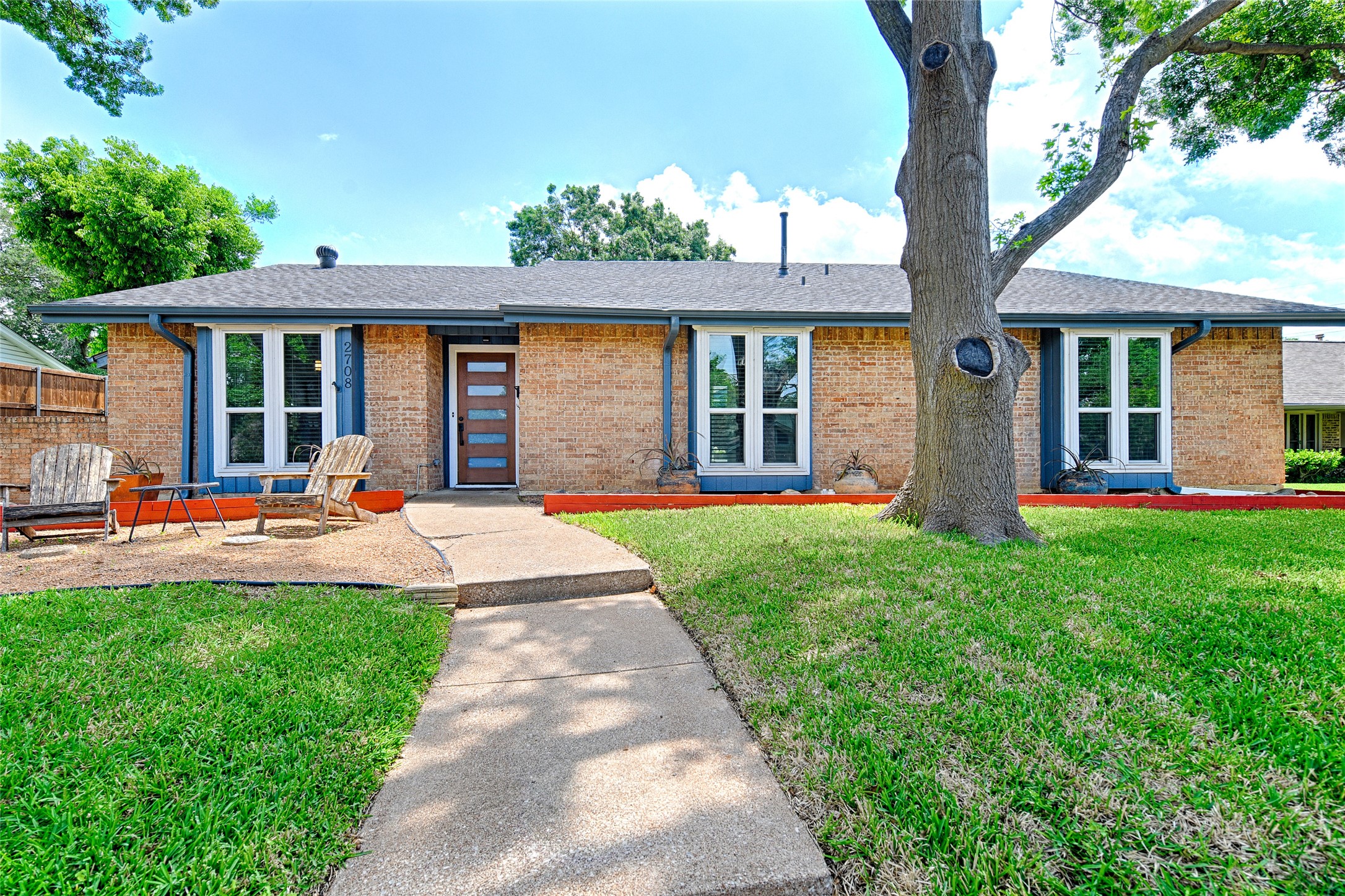 2708 Lakewood Lane Carrollton TX 75006