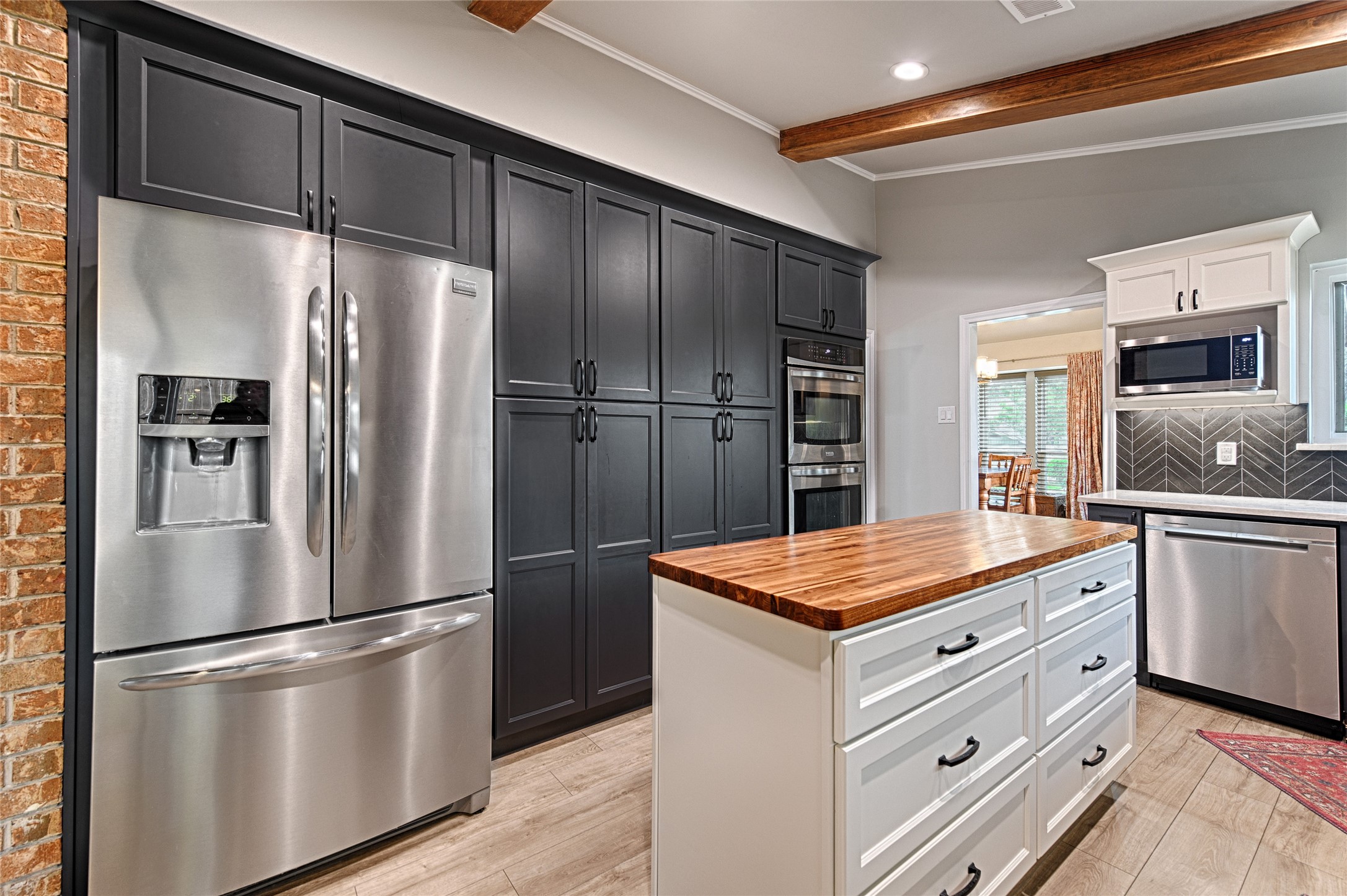 2708 Lakewood Lane Carrollton TX 75006