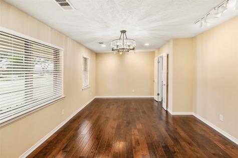 5811 Clendenin Avenue Dallas TX 75228