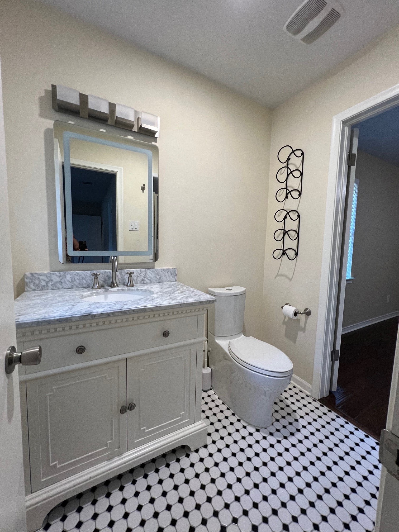 5811 Clendenin Avenue Dallas TX 75228