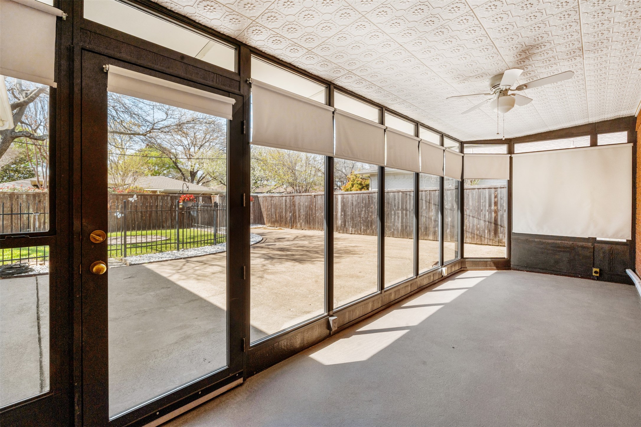 5811 Clendenin Avenue Dallas TX 75228