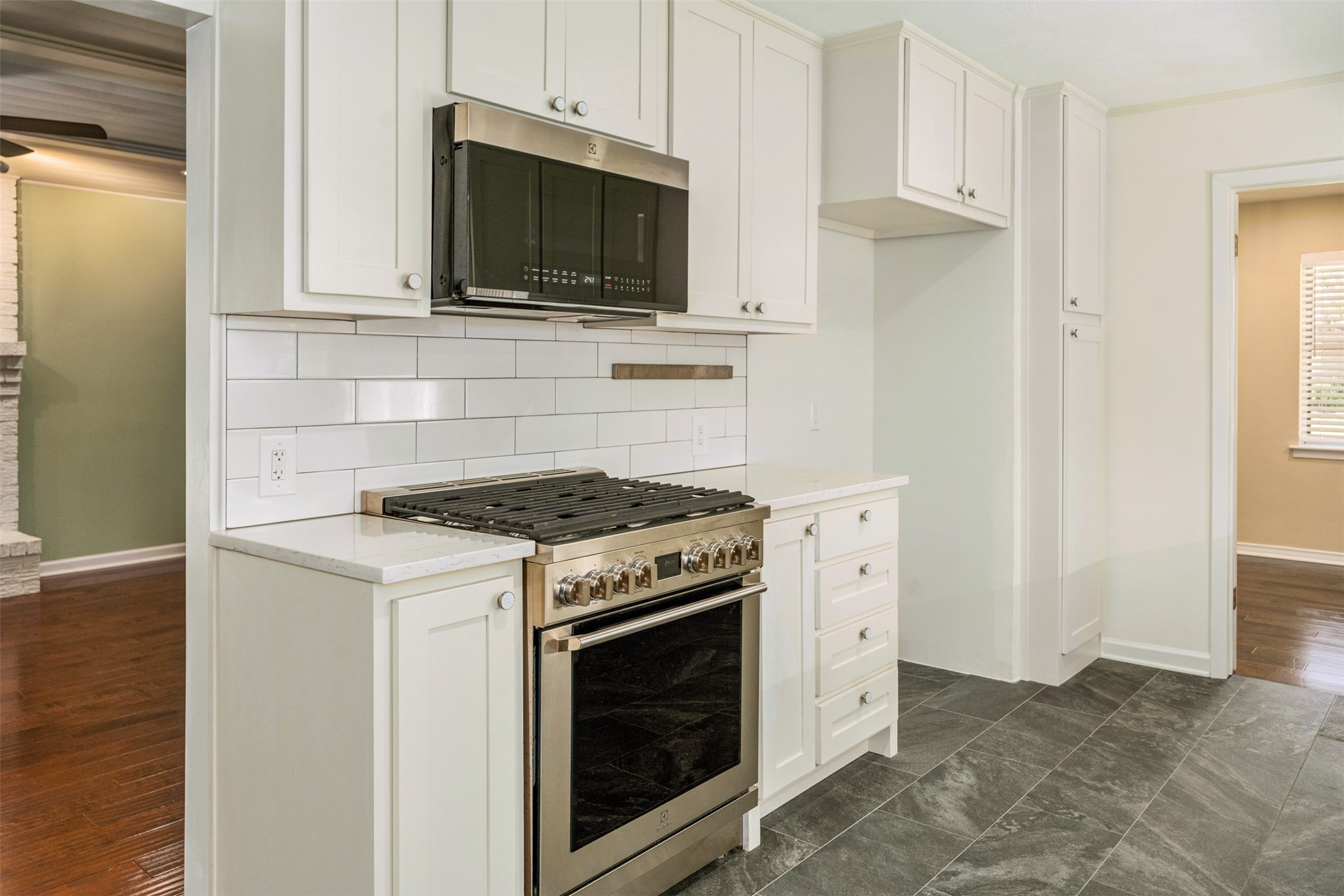 5811 Clendenin Avenue Dallas TX 75228