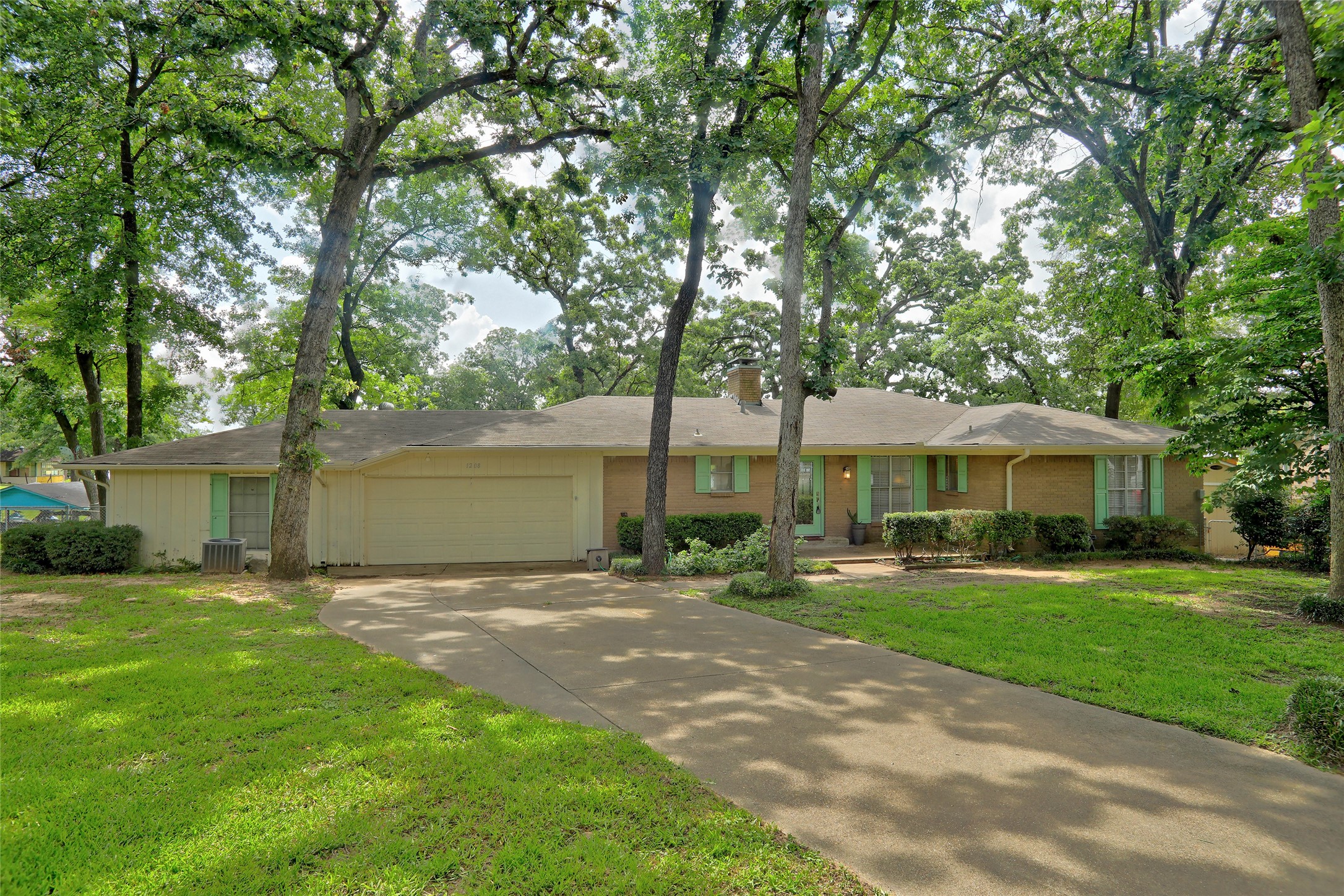 1208 Atoll Court Tool TX 75143
