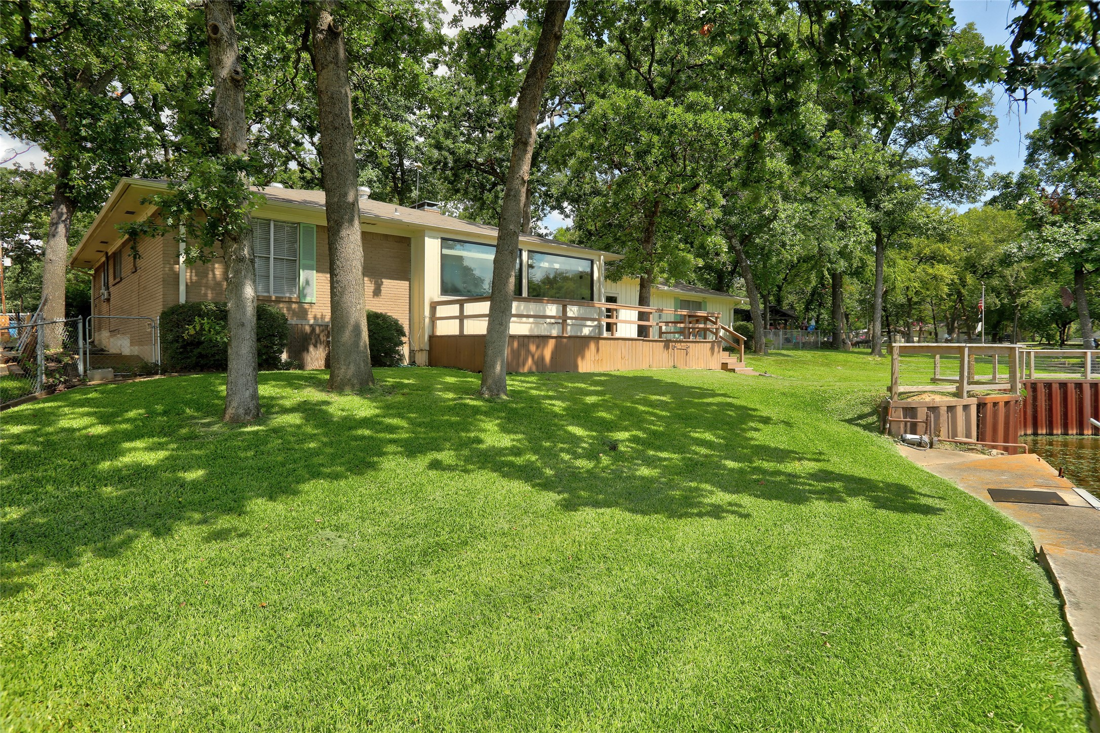 1208 Atoll Court Tool TX 75143