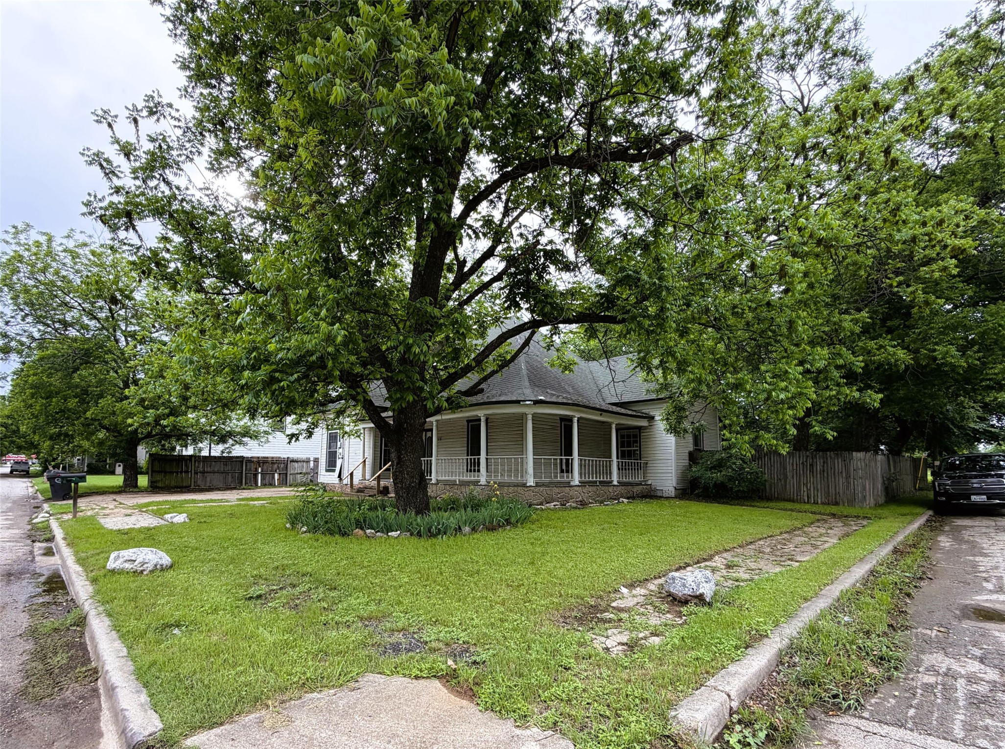 215 Heath Street Cleburne TX 76031