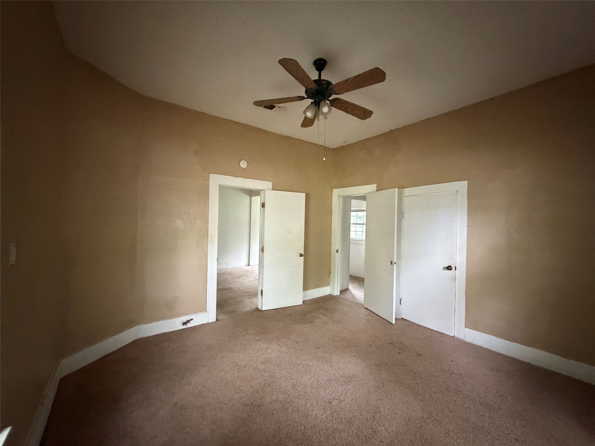 215 Heath Street Cleburne TX 76031