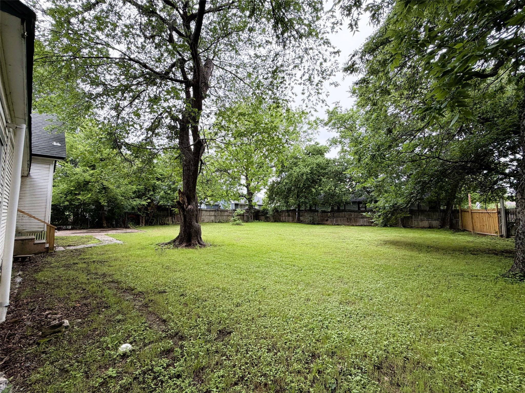 215 Heath Street Cleburne TX 76031