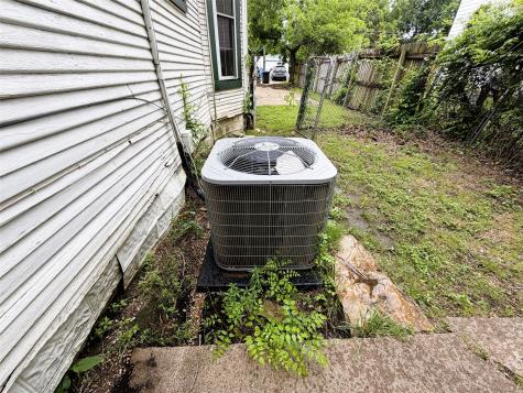 215 Heath Street Cleburne TX 76031