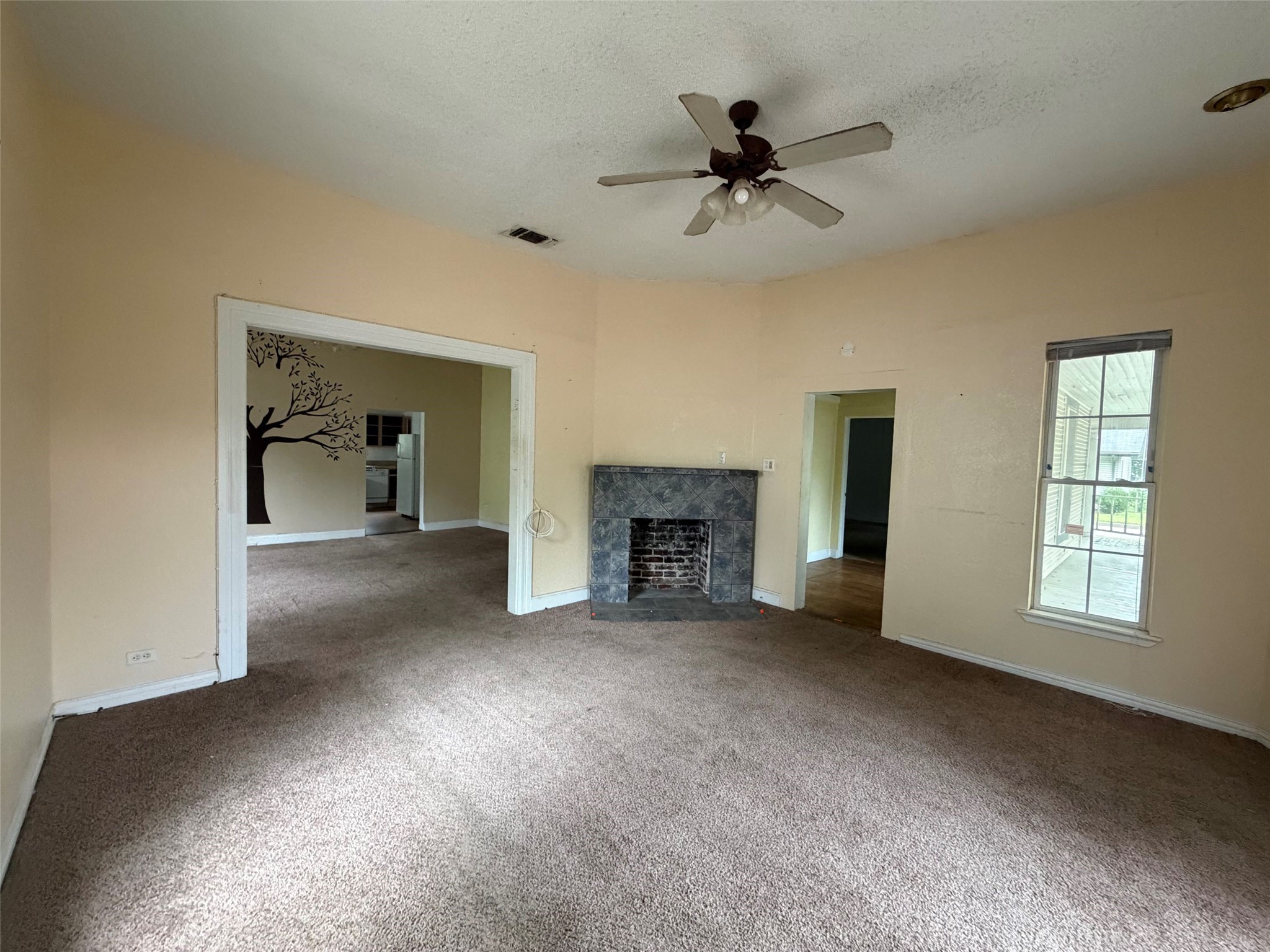 215 Heath Street Cleburne TX 76031