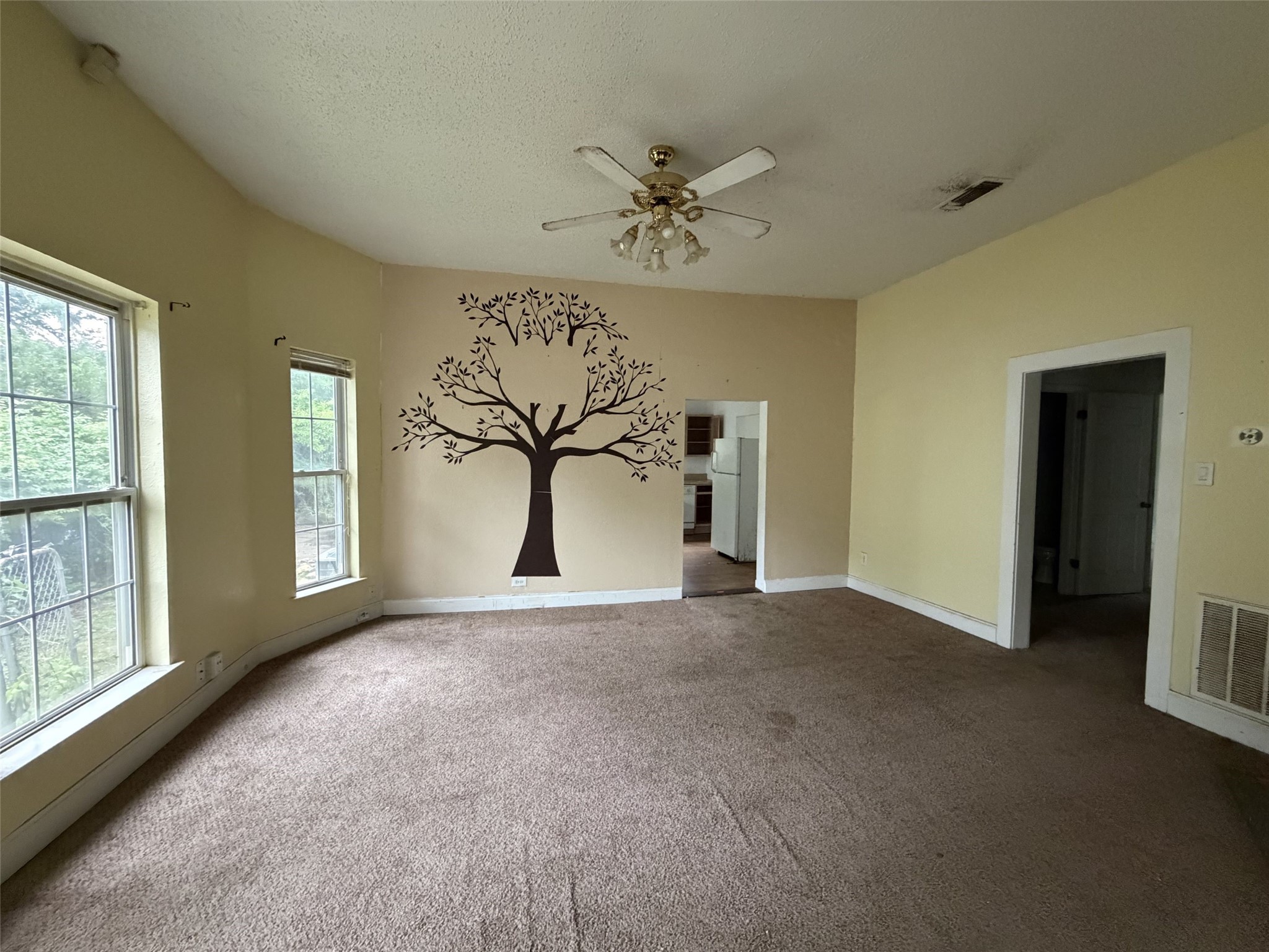 215 Heath Street Cleburne TX 76031