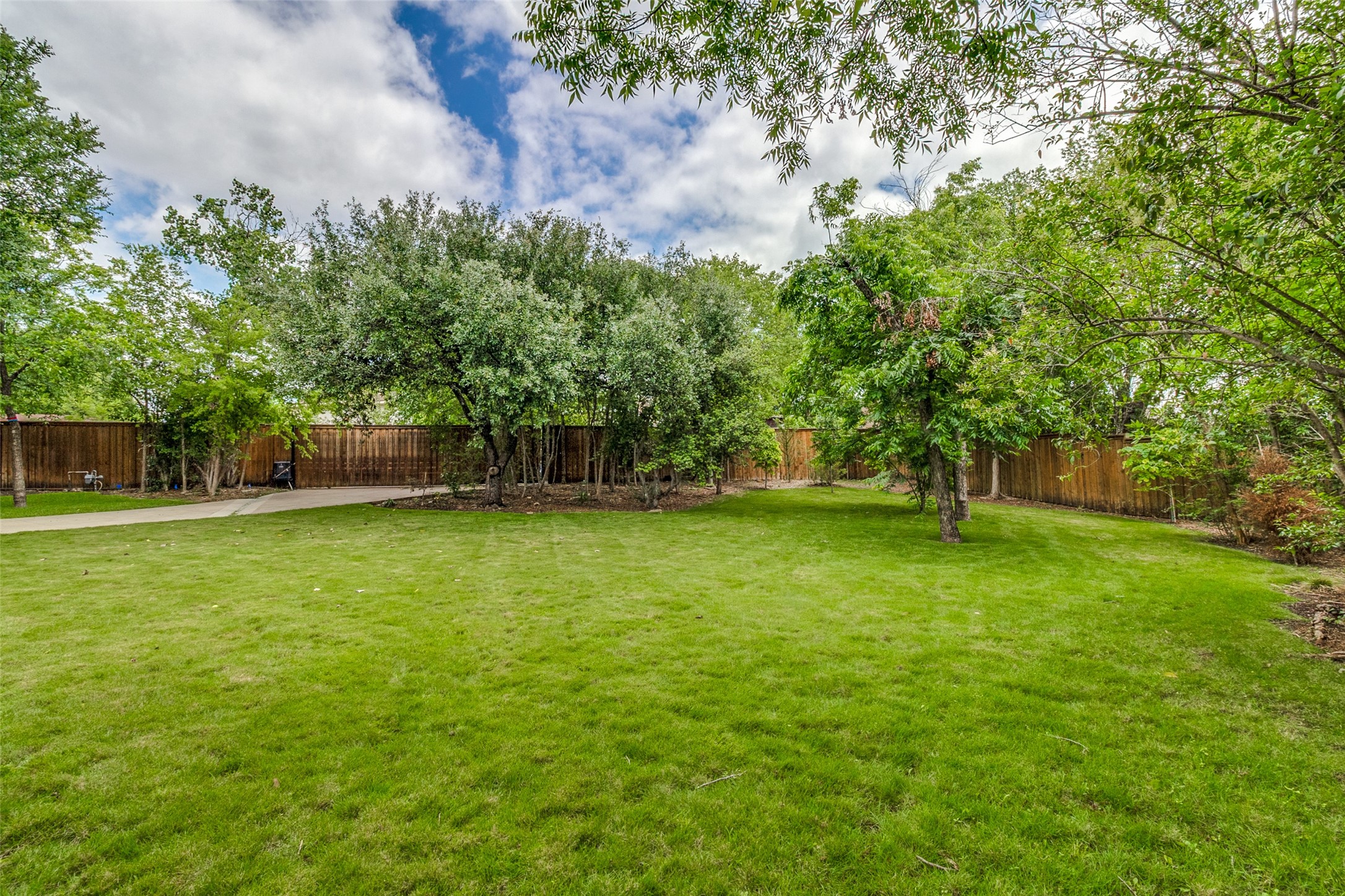 10118 Timber Trail Drive Dallas TX 75229