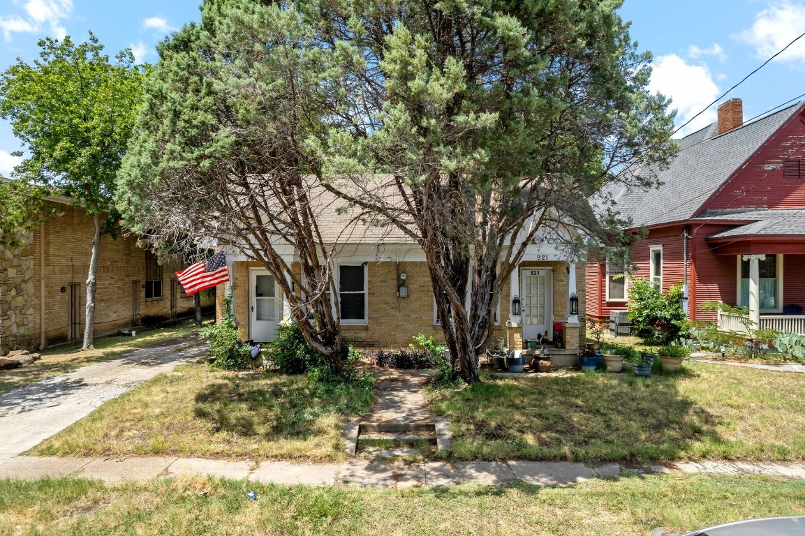 923 Sunset Avenue Dallas TX 75208