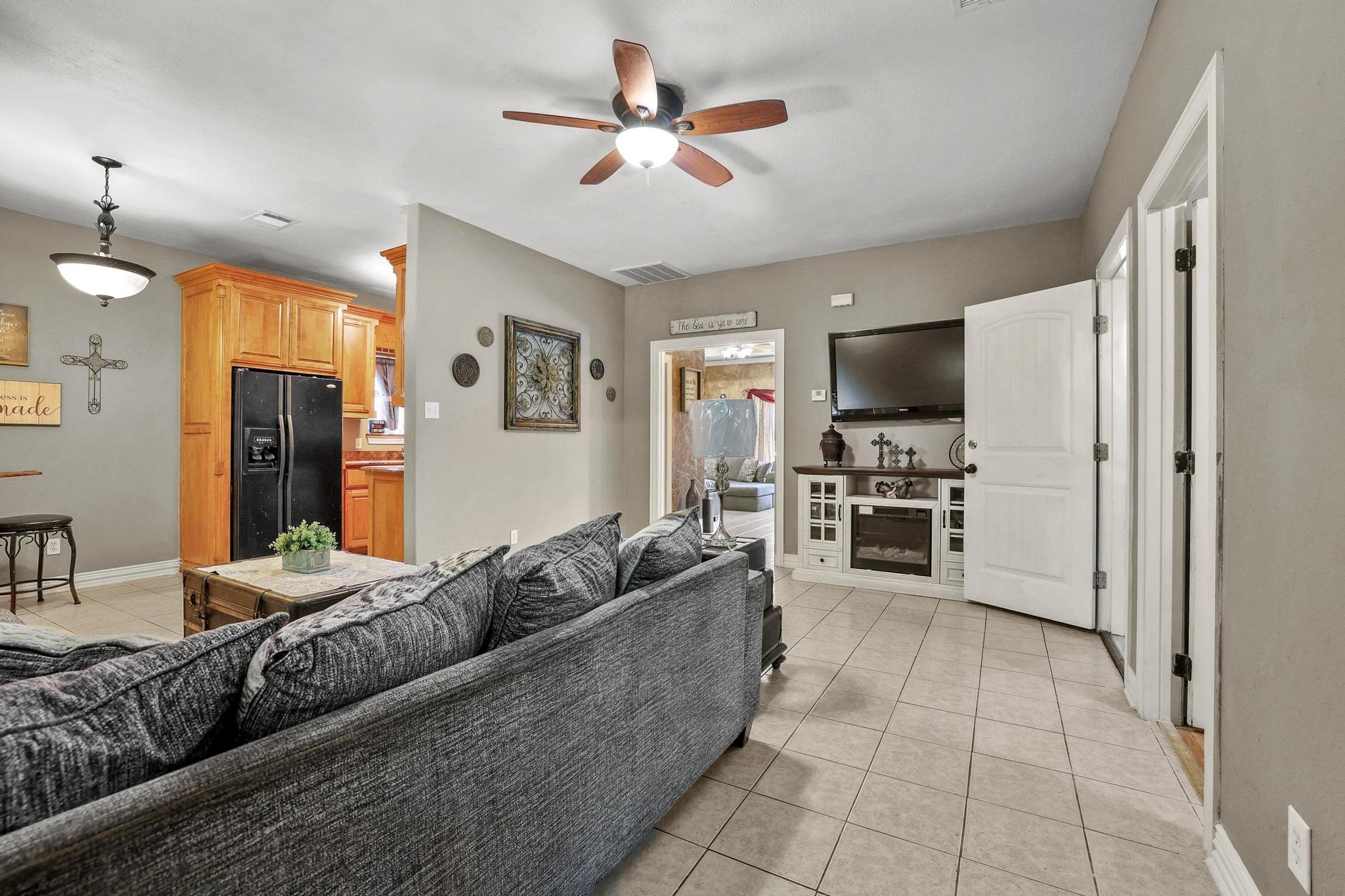 303 E Brockett Street Sherman TX 75090