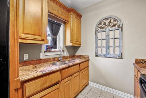303 E Brockett Street Sherman TX 75090