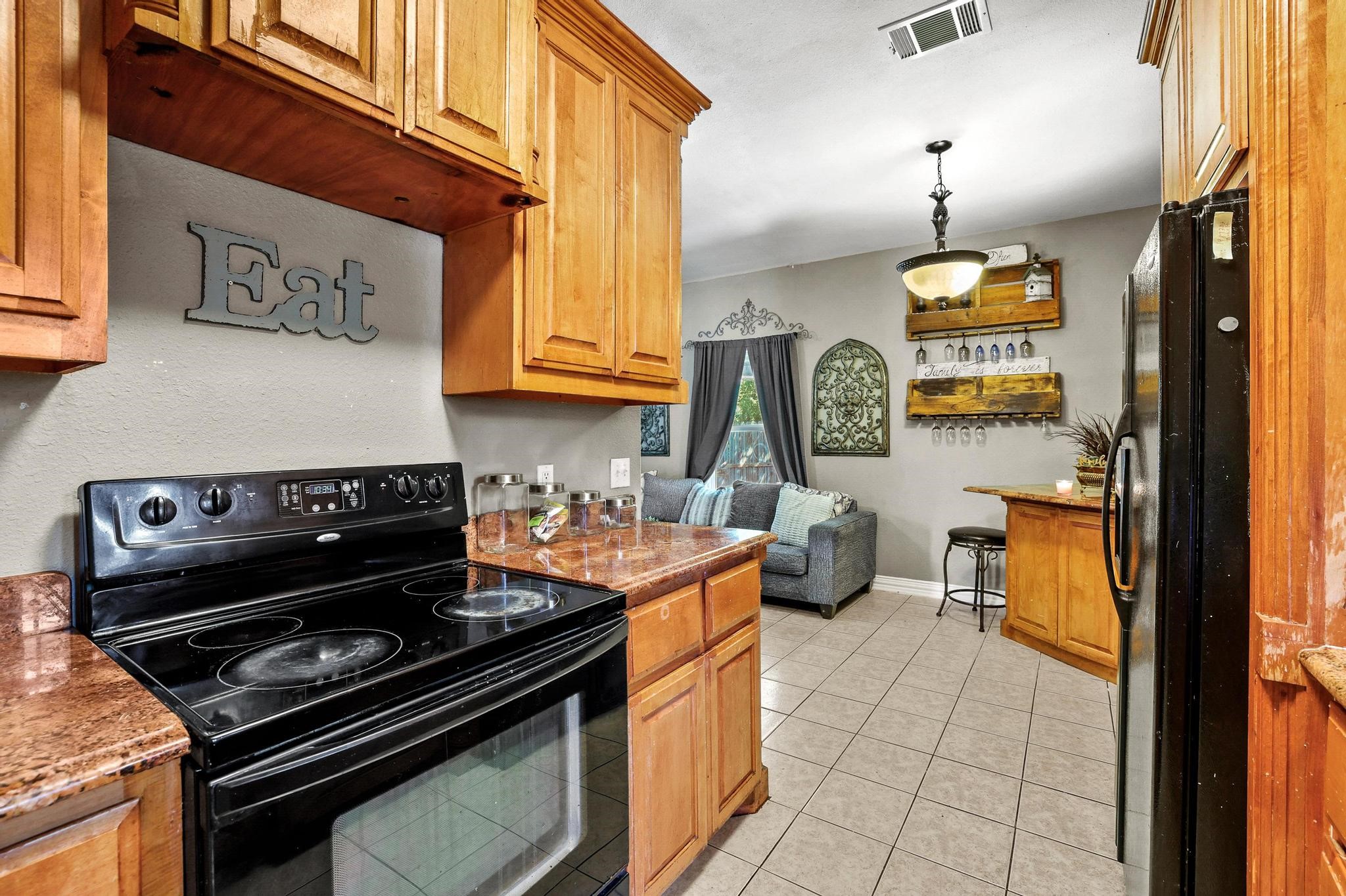 303 E Brockett Street Sherman TX 75090