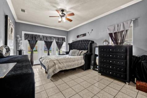 303 E Brockett Street Sherman TX 75090