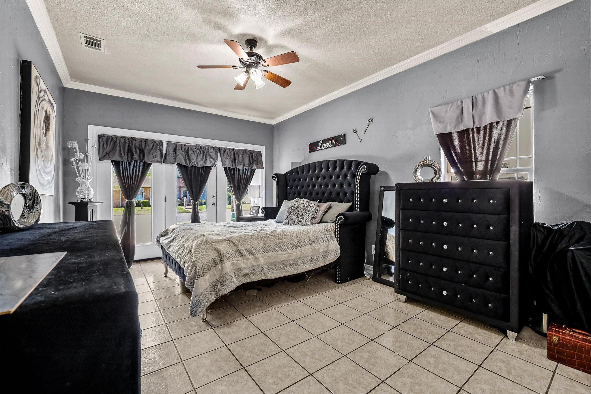303 E Brockett Street Sherman TX 75090
