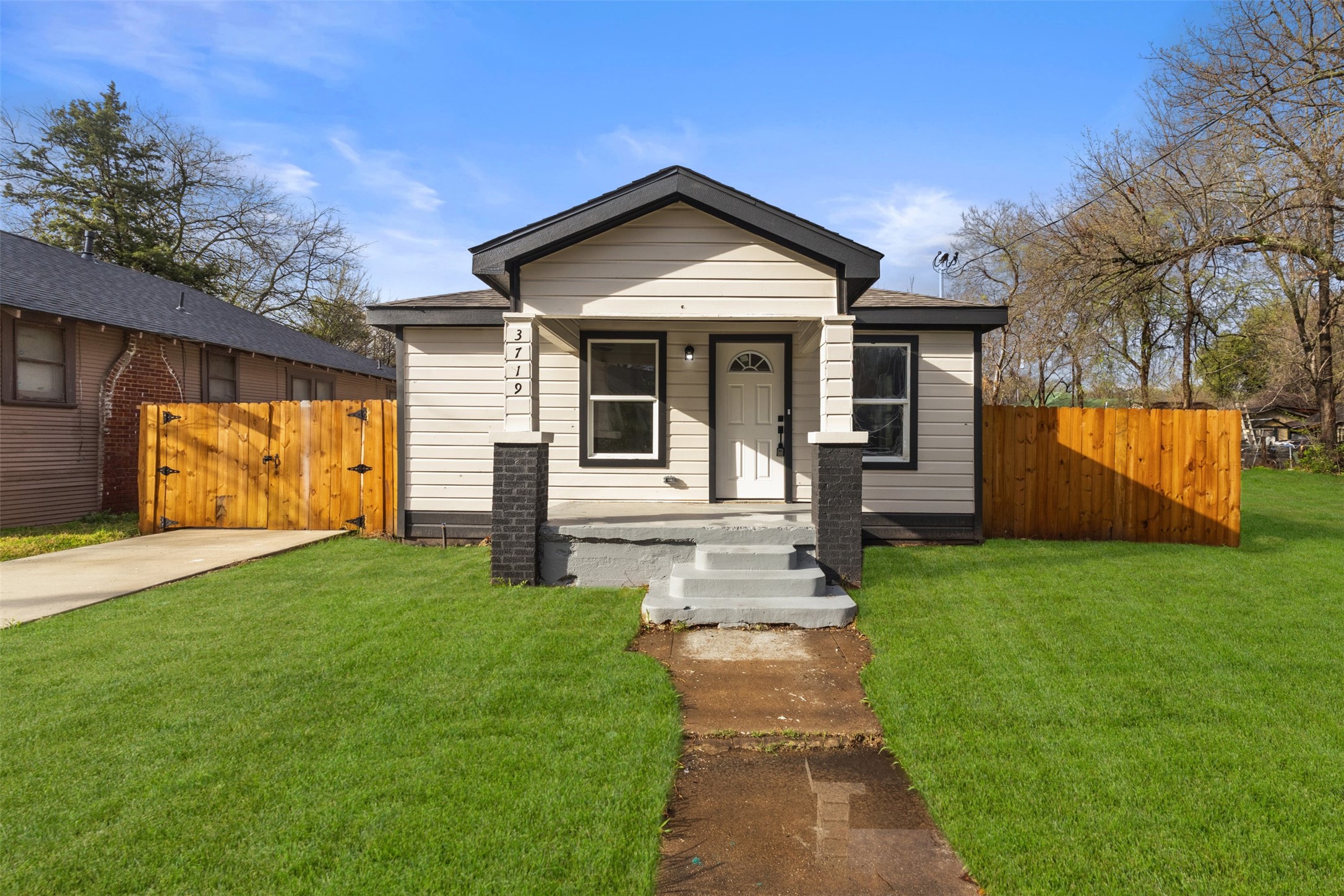 3719 Meadow Street Dallas TX 75215