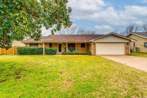 1210 N Dale Avenue Stephenville TX 76401