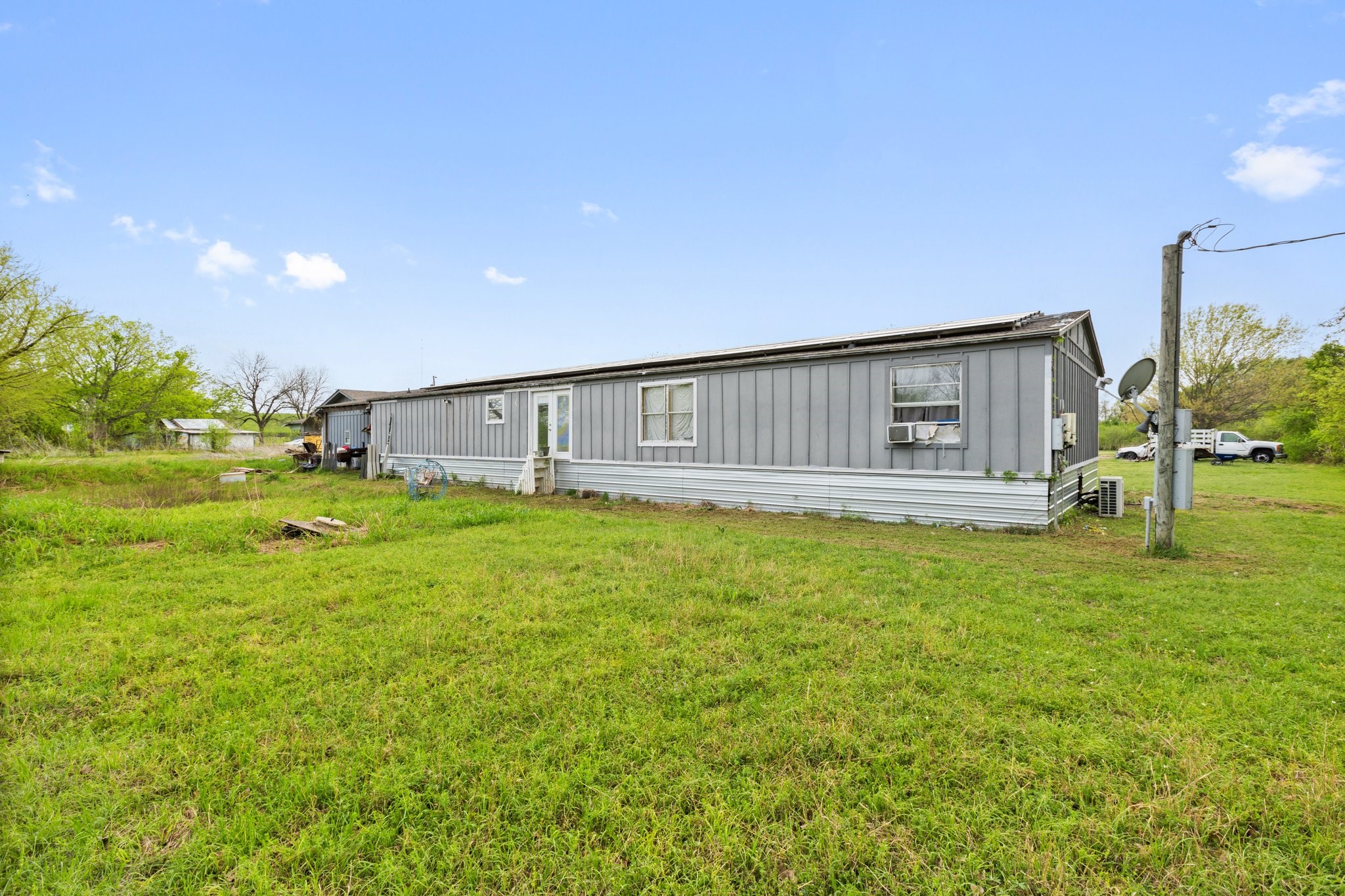 1128 County Road 429 Cleburne TX 76031