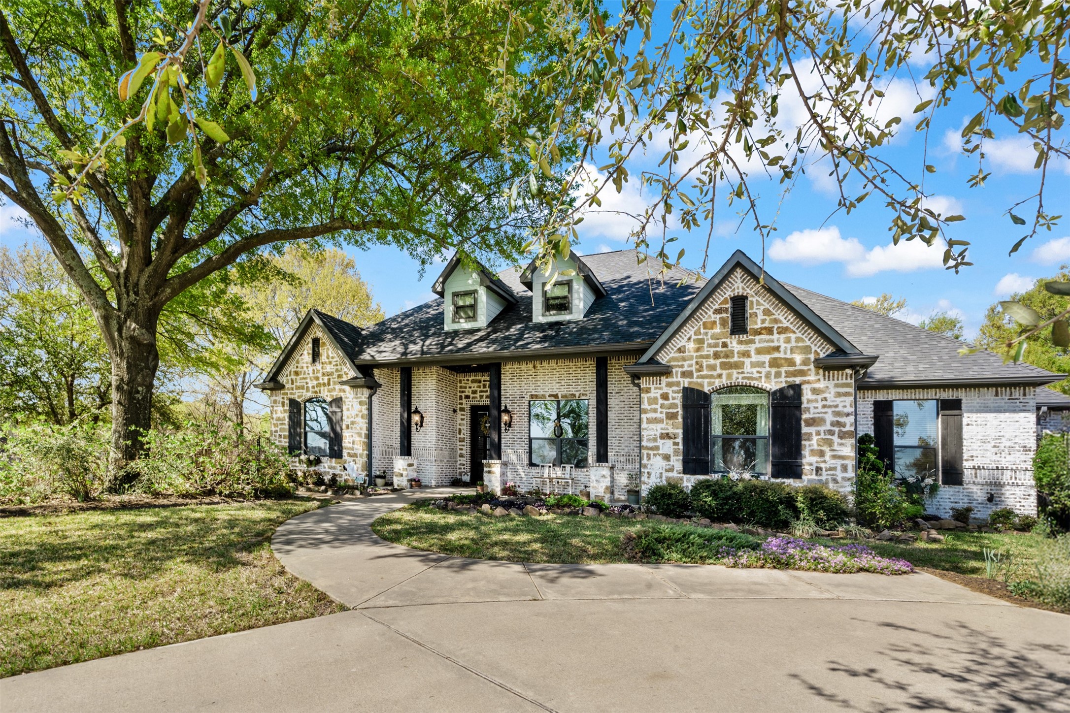 107 Nautical Point Mabank TX 75143