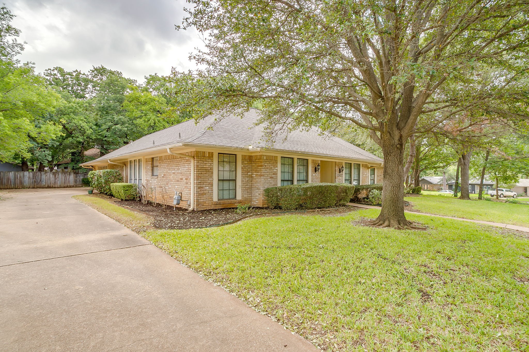 2907 Creekwood Drive Grapevine TX 76051