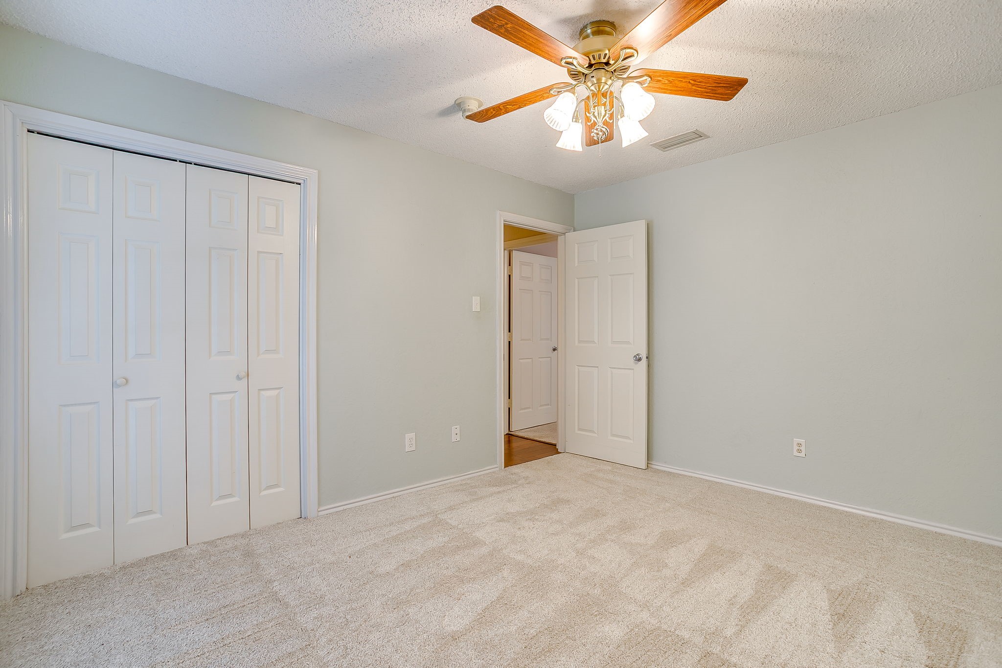 2907 Creekwood Drive Grapevine TX 76051