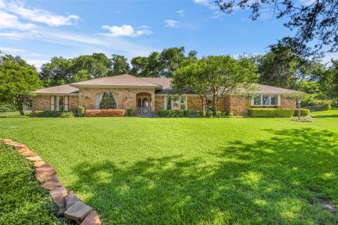 110 Cedar Drive Oak Leaf TX 75154
