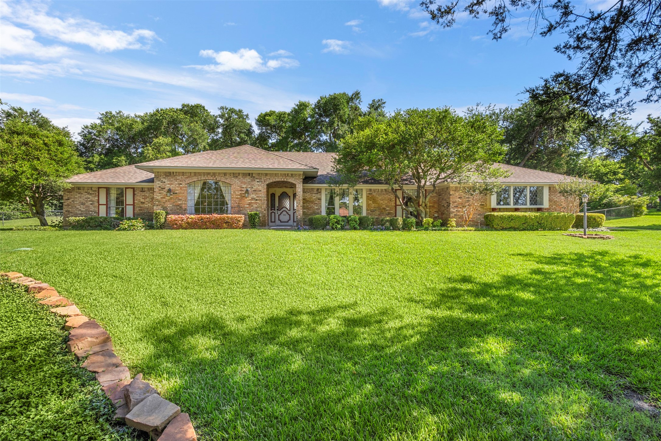 110 Cedar Drive Oak Leaf TX 75154