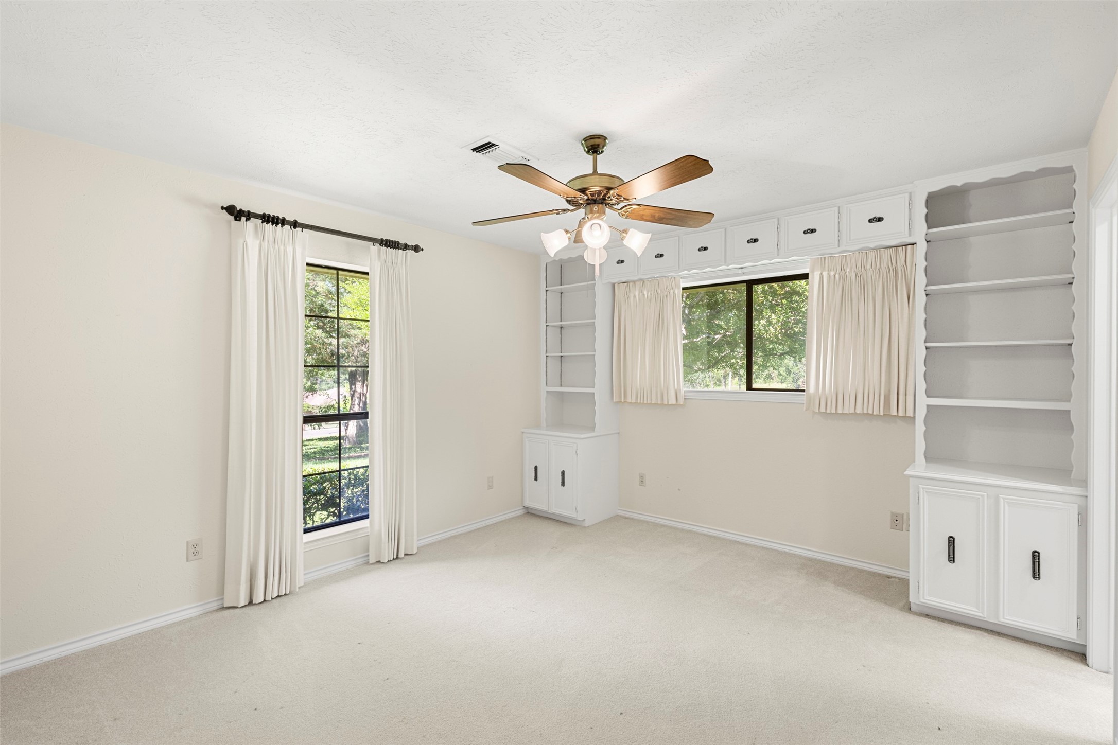 110 Cedar Drive Oak Leaf TX 75154
