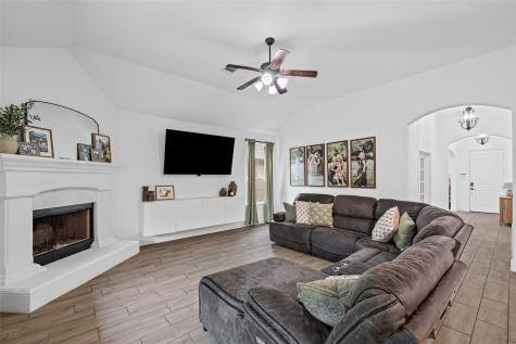 1068 Wildwood Drive Joshua TX 76058
