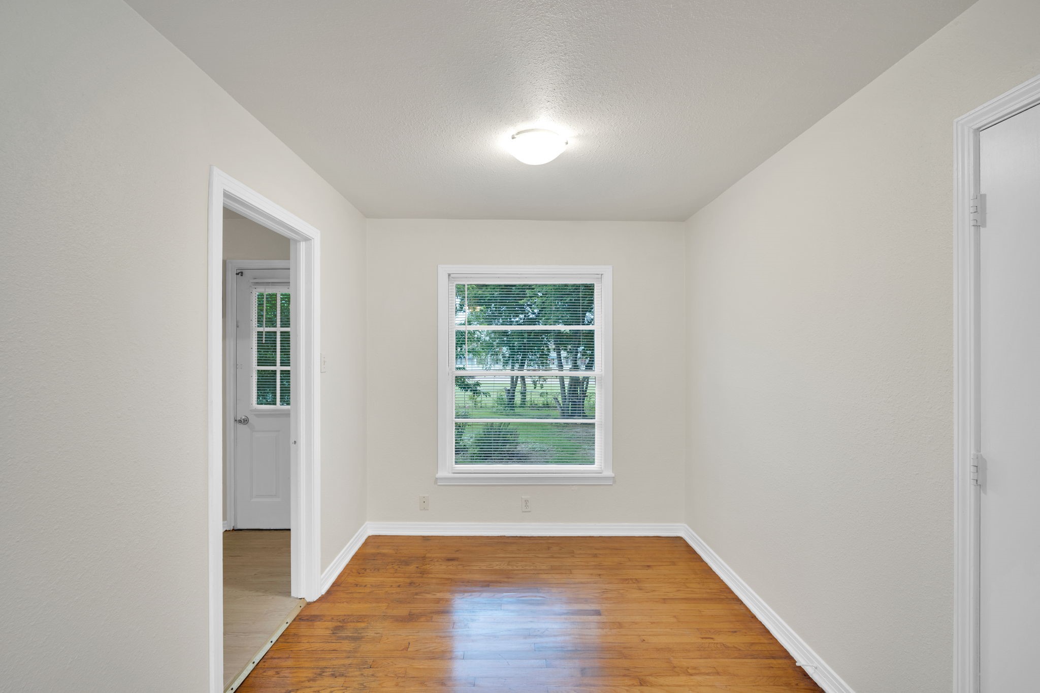 207 N Lyndalyn Avenue Desoto TX 75115