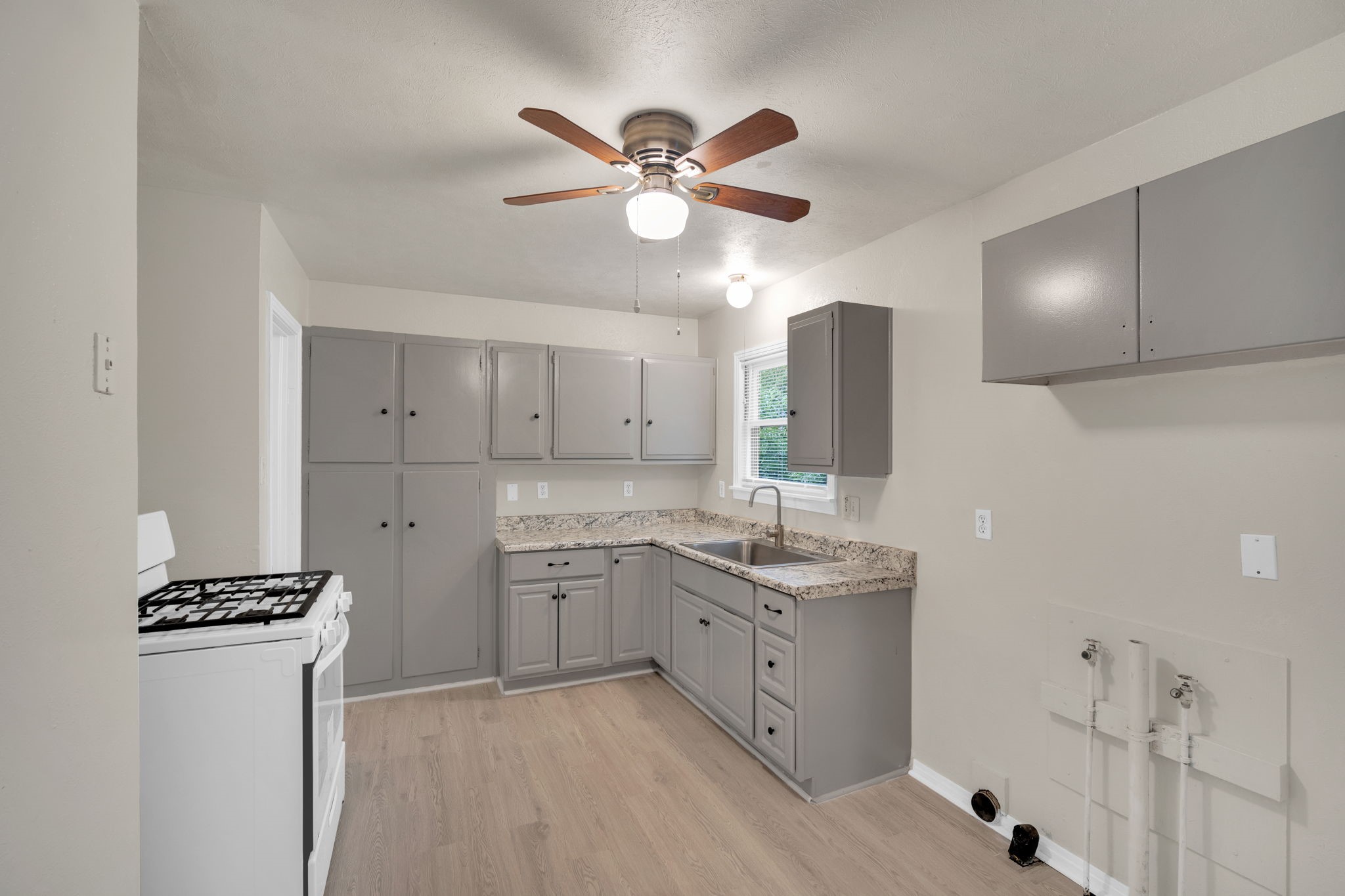 207 N Lyndalyn Avenue Desoto TX 75115