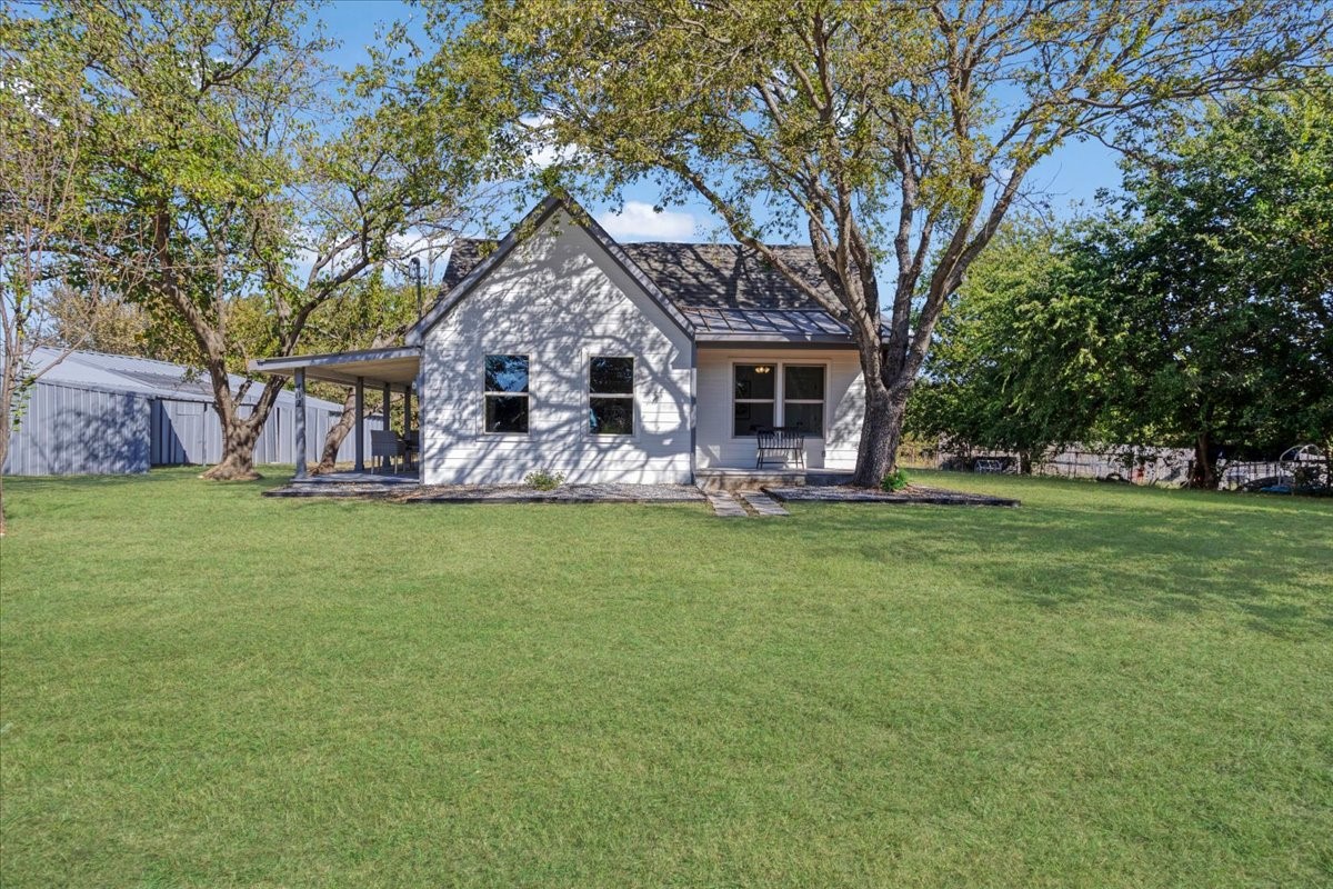402 W Sam Rayburn Road Ector TX 75439