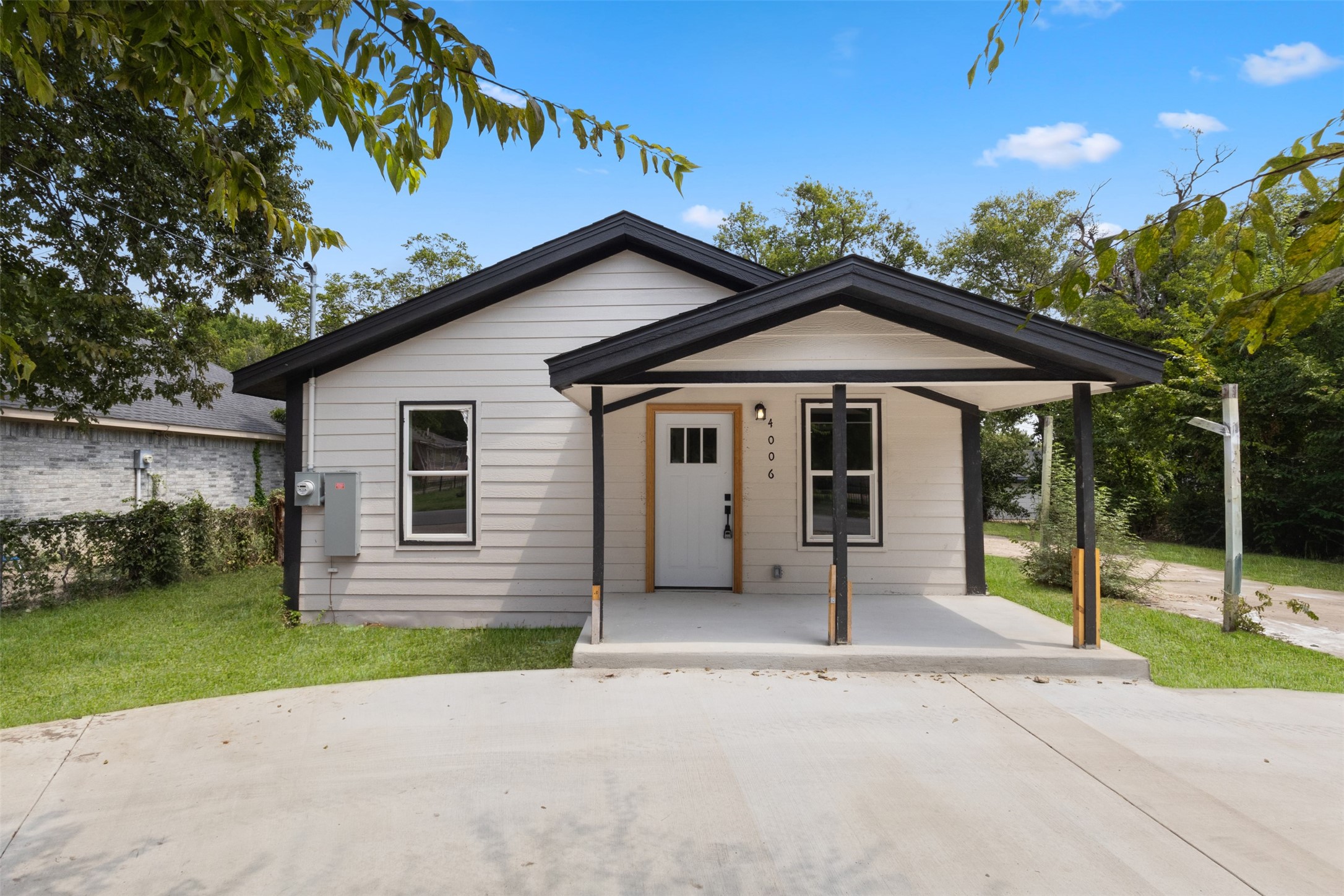 4006 Biglow Drive Dallas TX 75216