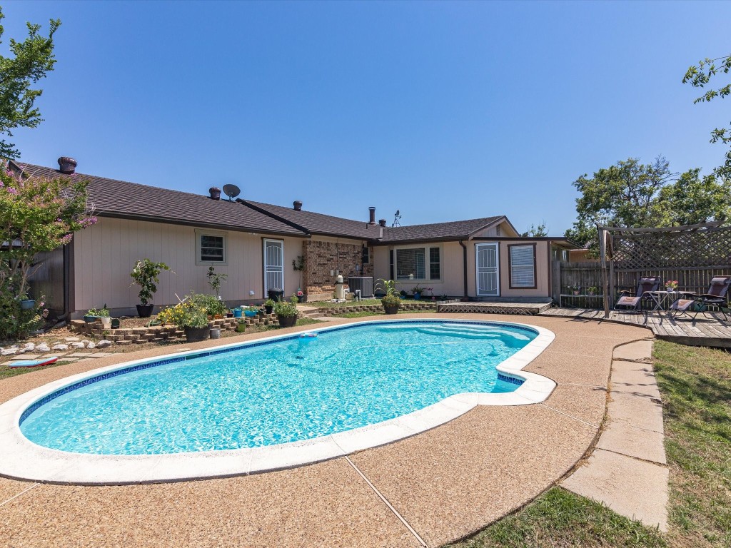 704 Land Of Goshen Drive Springtown TX 76082