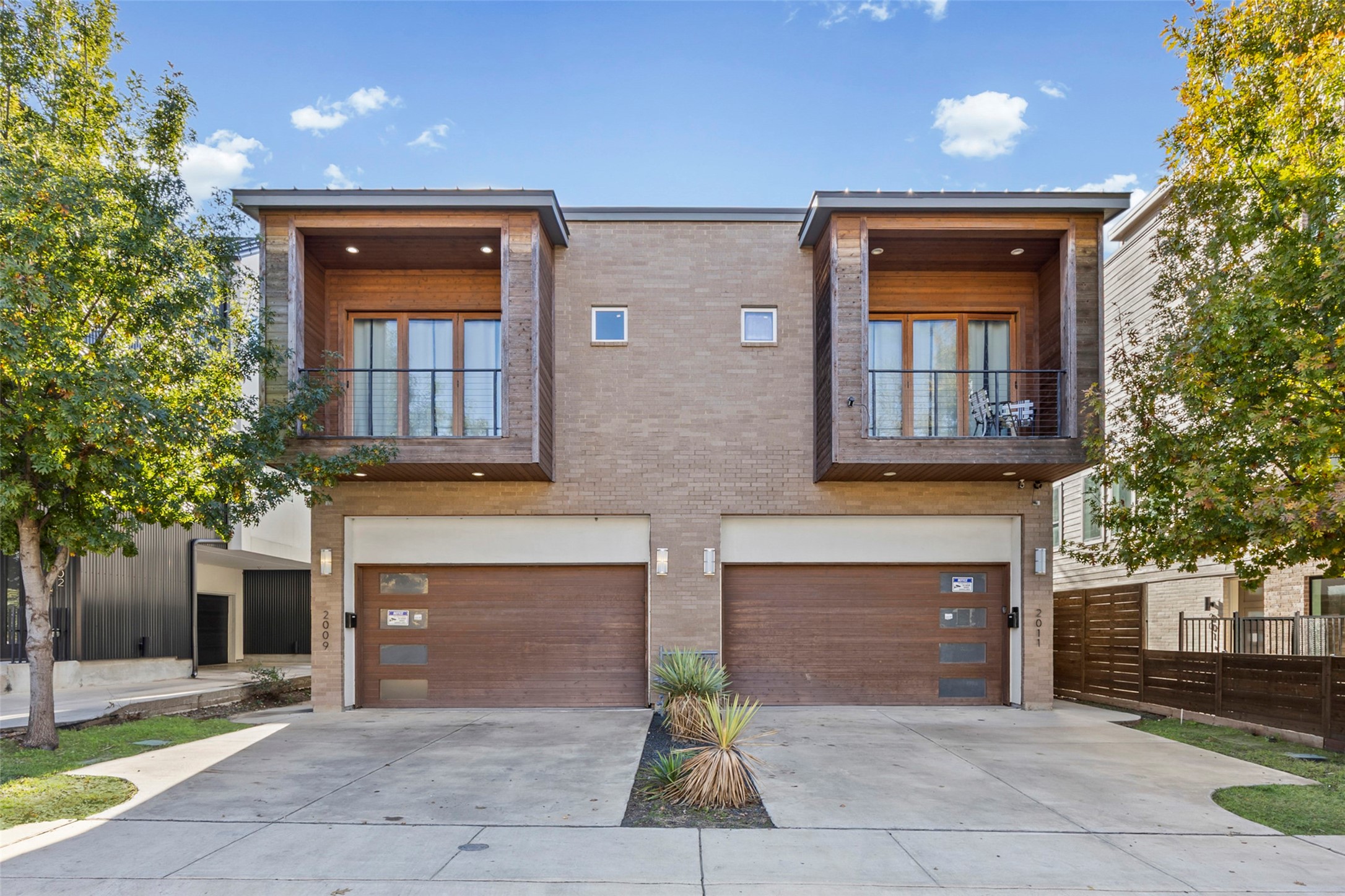 2011 N Prairie Avenue Dallas TX 75204