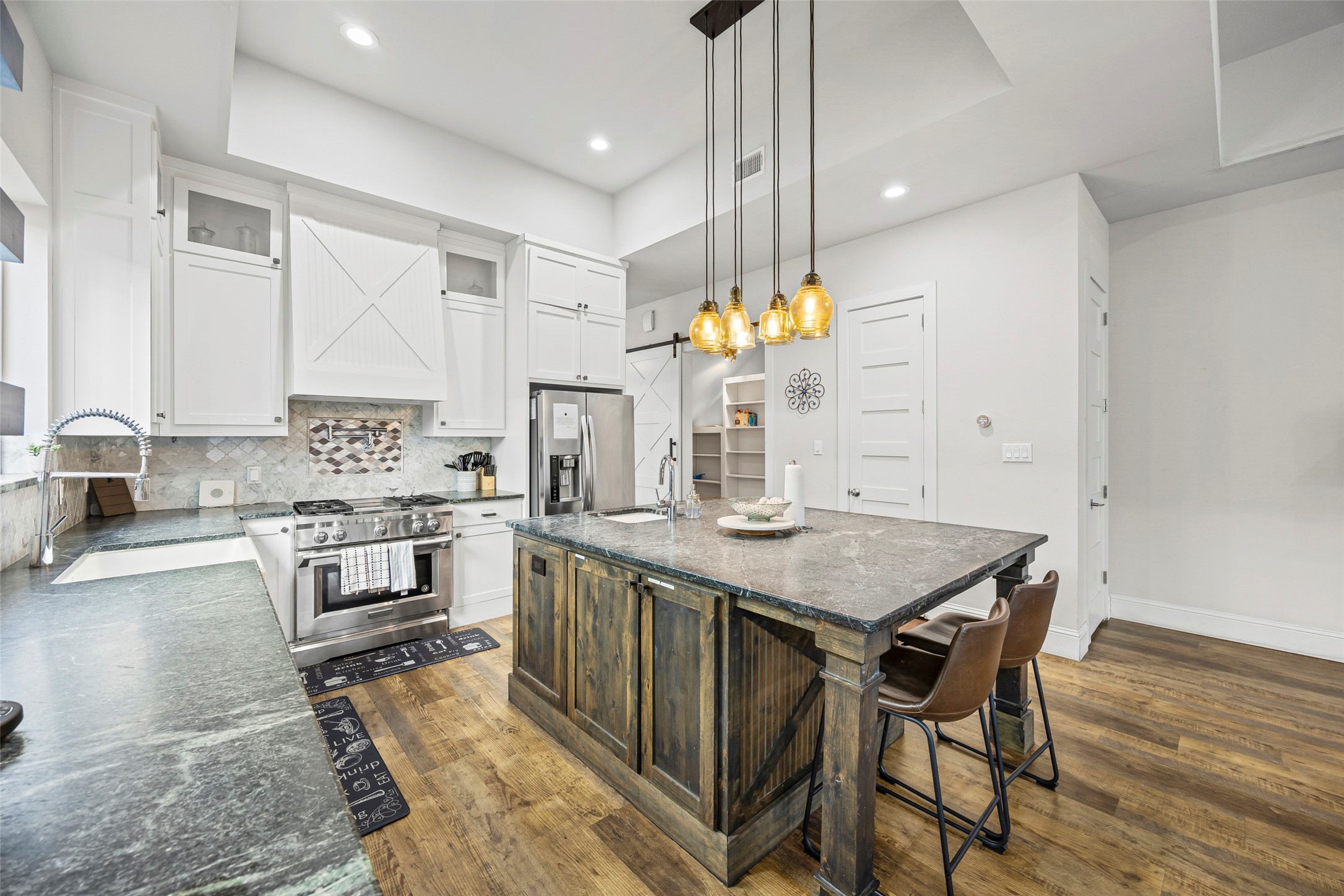 2011 N Prairie Avenue Dallas TX 75204