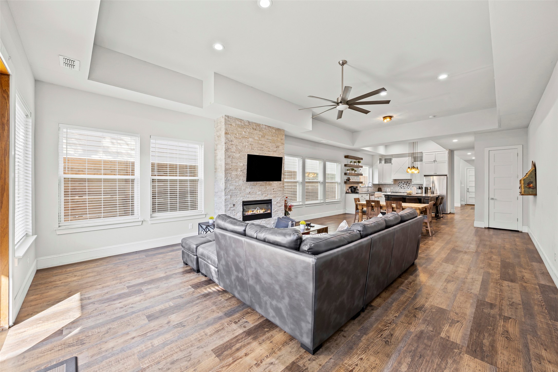 2011 N Prairie Avenue Dallas TX 75204