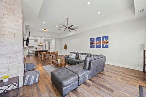2011 N Prairie Avenue Dallas TX 75204