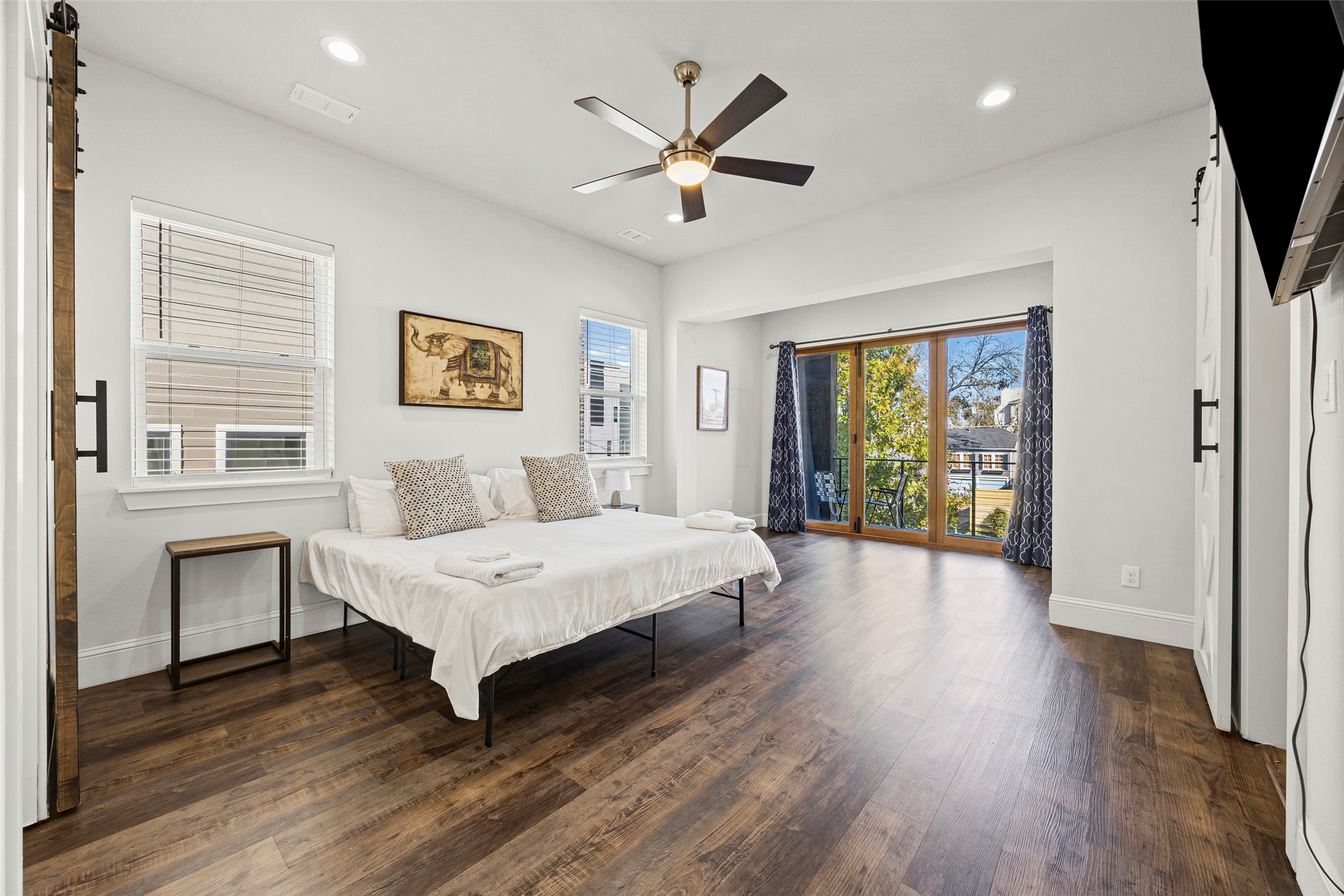 2011 N Prairie Avenue Dallas TX 75204