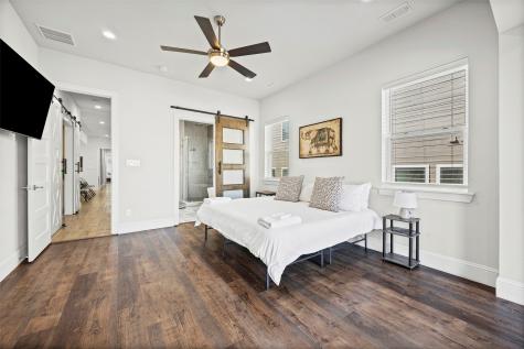 2011 N Prairie Avenue Dallas TX 75204