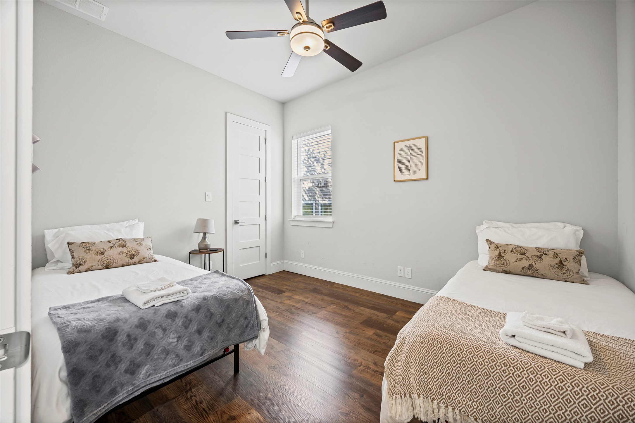2011 N Prairie Avenue Dallas TX 75204