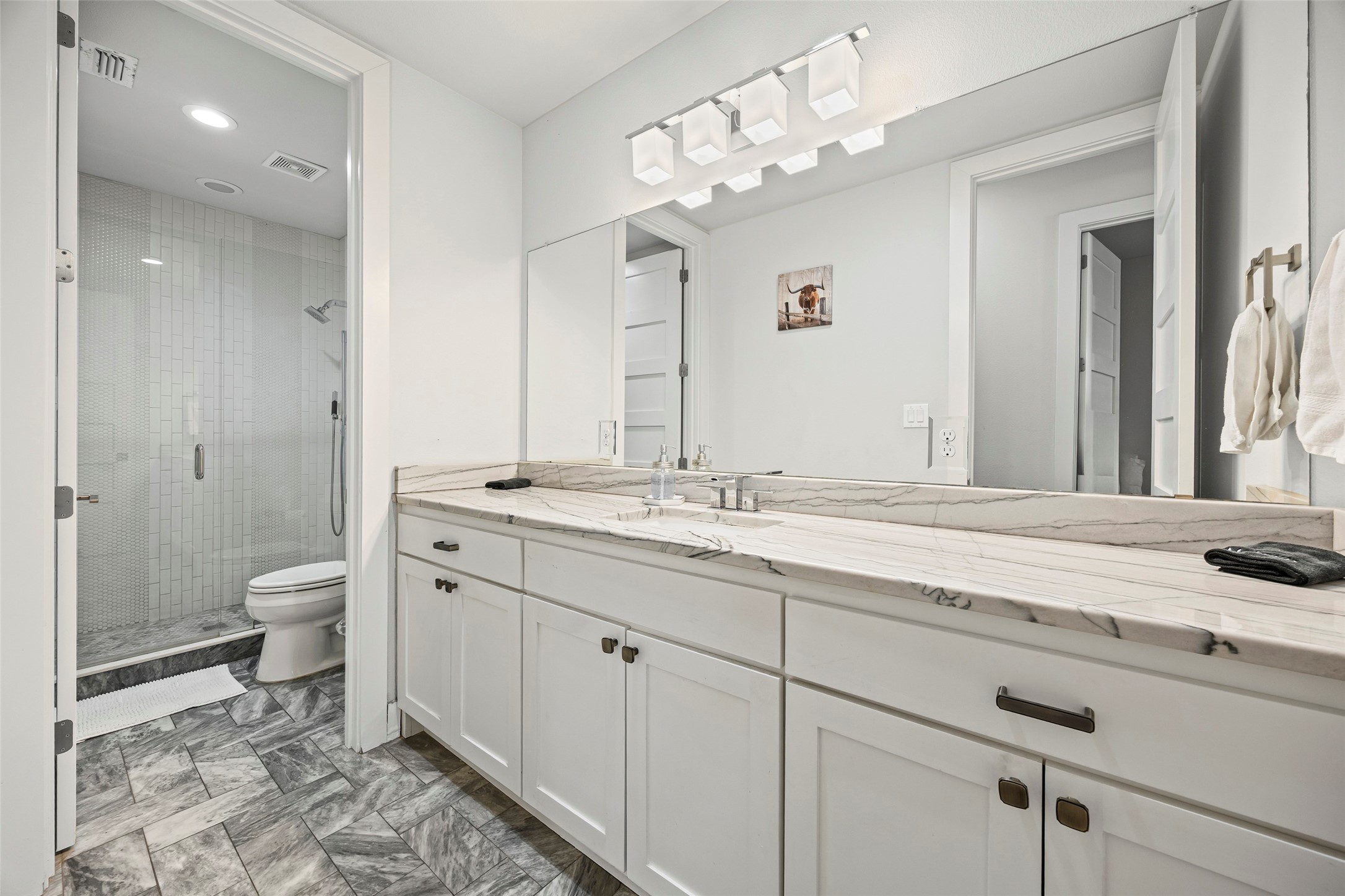 2011 N Prairie Avenue Dallas TX 75204