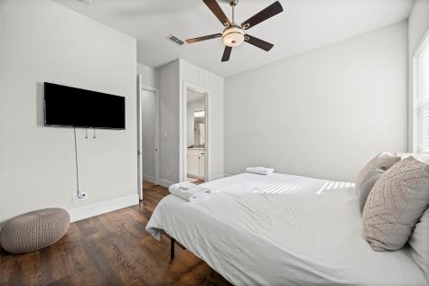 2011 N Prairie Avenue Dallas TX 75204